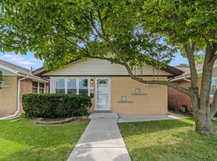 7515 Lockwood Ave, Burbank, IL