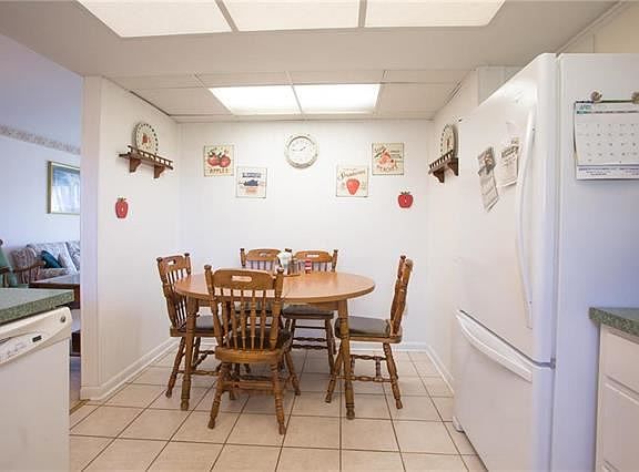 5th image of 222 Cherry Hill Rd