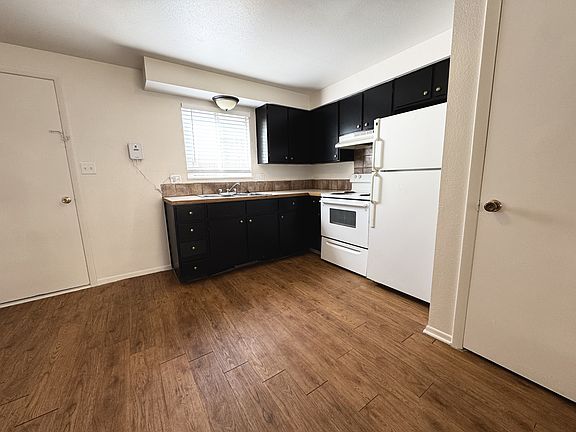 2nd image of 521 E 13th St APT C