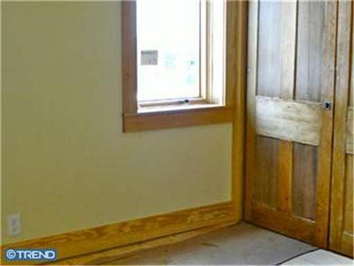 3rd image of 206 E Girard Ave #3