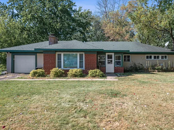 44 6th St NW, Forest Lake, MN 55025