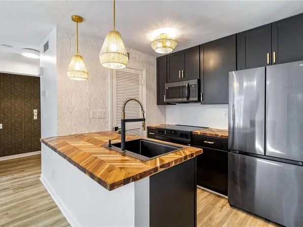 404 Granville Ct, Sandy Springs, GA 30328