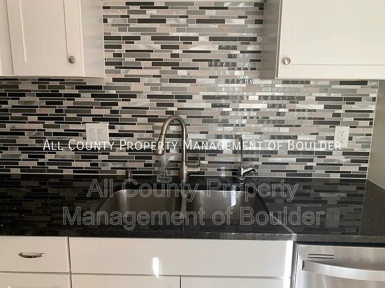 800 W Moorhead Cir #C — Photo 3