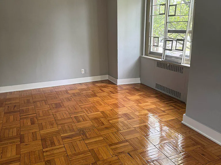 185-19 64th Ave #2B — Photo 2