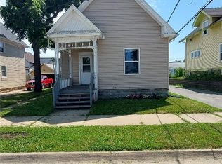 611 4th St SW, Cedar Rapids, IA 52404