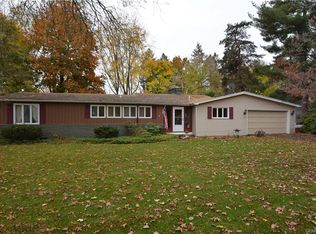 33 Crest Rd, East Rochester, NY 14445