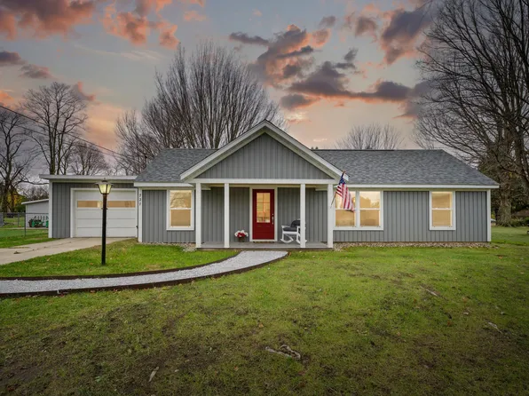 727 Chippewa St, Buchanan, MI 49107