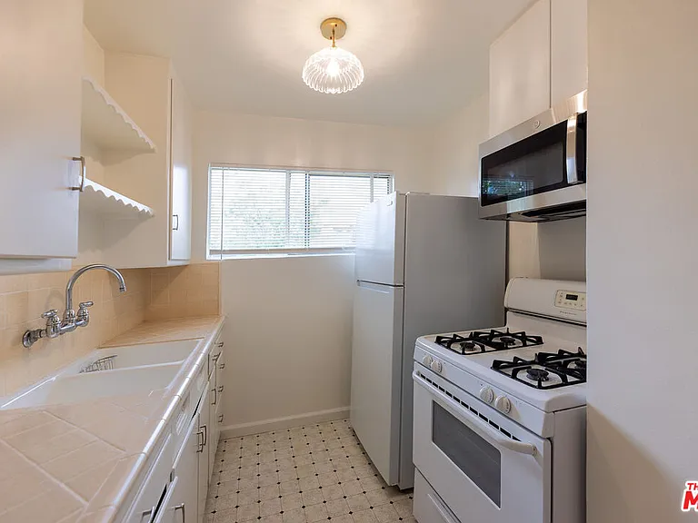 302 N Maple St — Photo 10