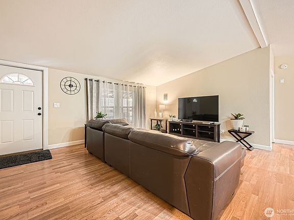 4th image of 10120 218th Avenue E #21