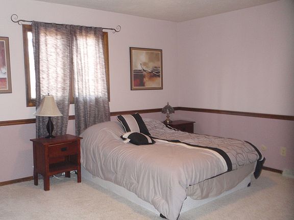 5th image of 13482 Sherwood Cir