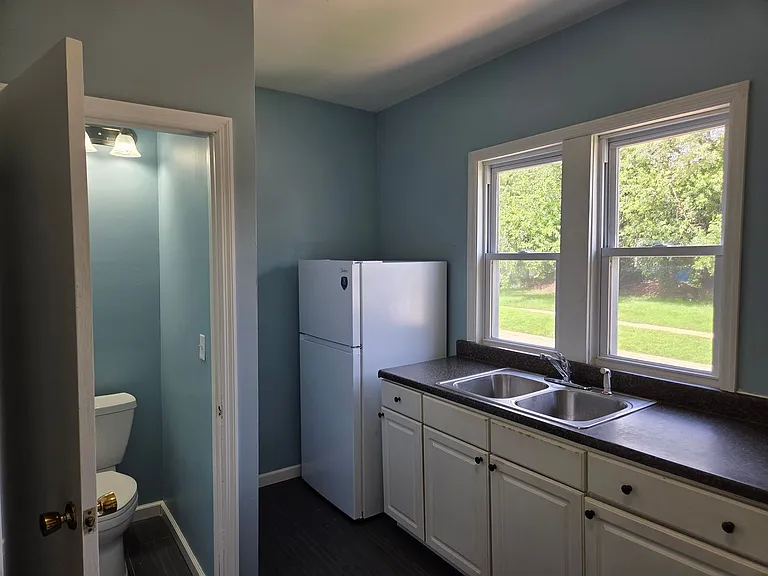2319 N Sheridan Rd — Photo 4