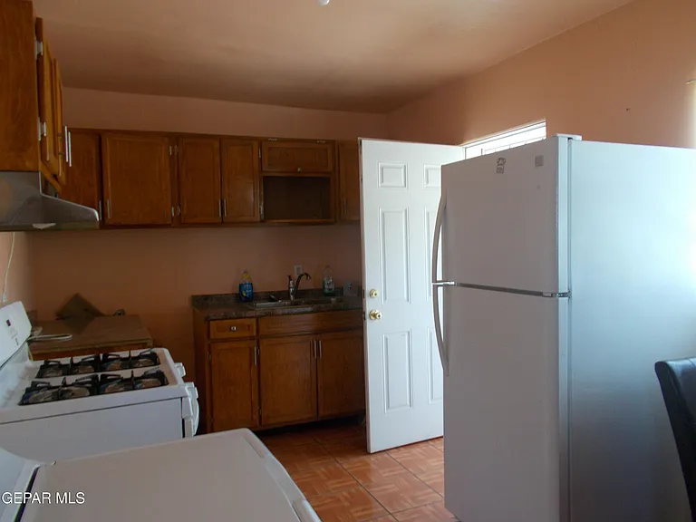 7724 Mustang Ave — Photo 6