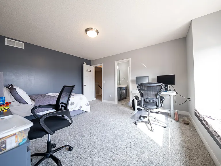 8380 Abercrombie Ln — Photo 32