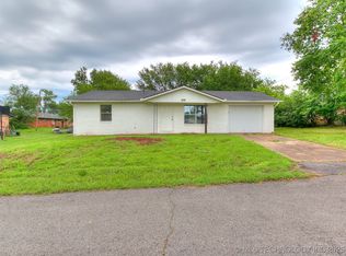 1405 S Cedar St, Bristow, OK 74010