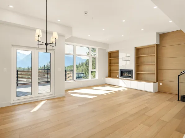 3407 Mamquam Rd #15, Squamish, BC V8B 0H7