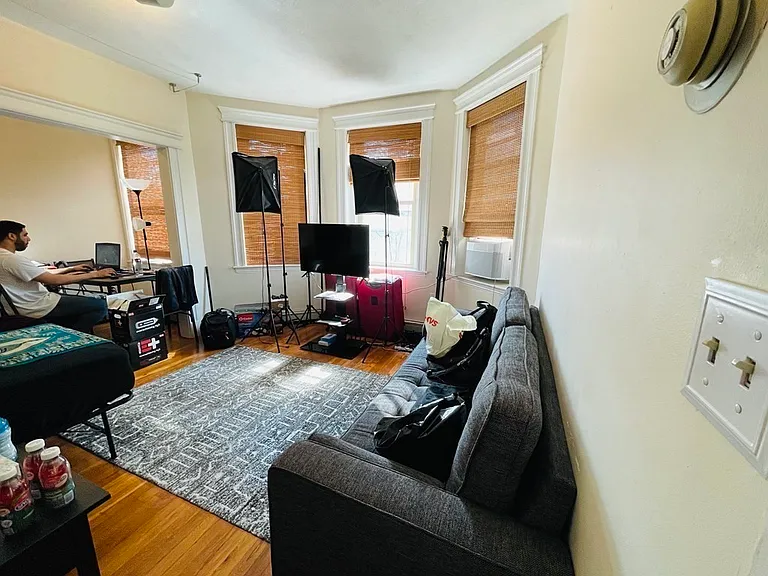 1677 Commonwealth Ave #12 — Photo 2