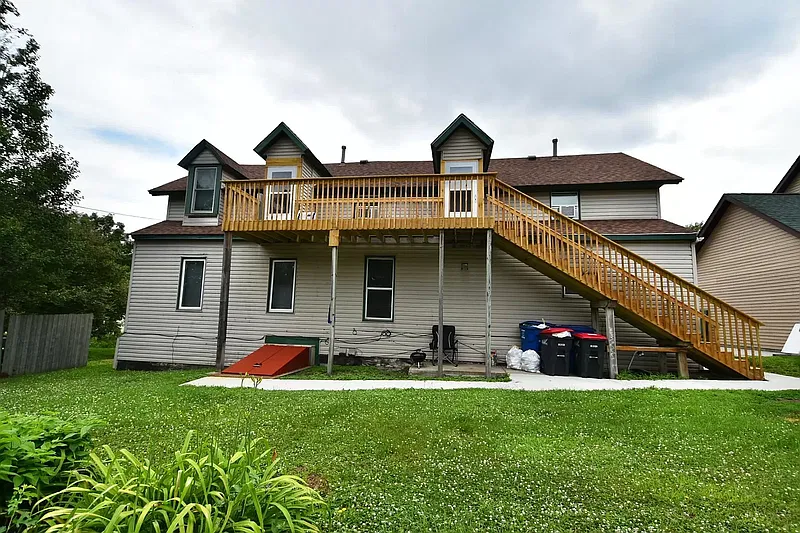 2 bed, 1.0 bath, 800 sqft, $1,200 — Photo 3