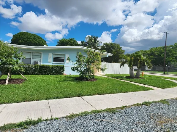 9301 SW 54th St, Miami, FL 33165