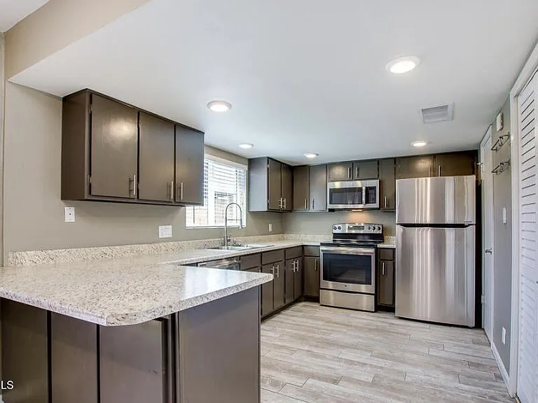 8303 E Thomas Rd — Photo 12