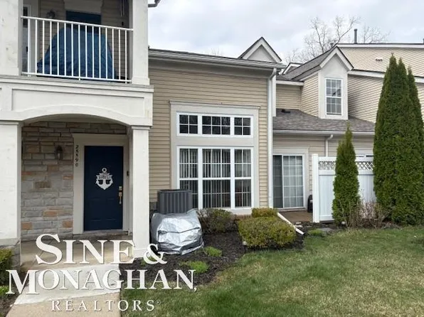 25590 Sun Sail Ct, Harrison Township, MI 48045