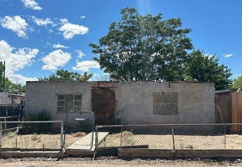 1st image of 2467 De Vita Rd SW