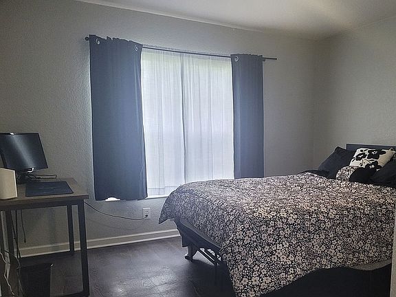 Bedroom 1 in front of house