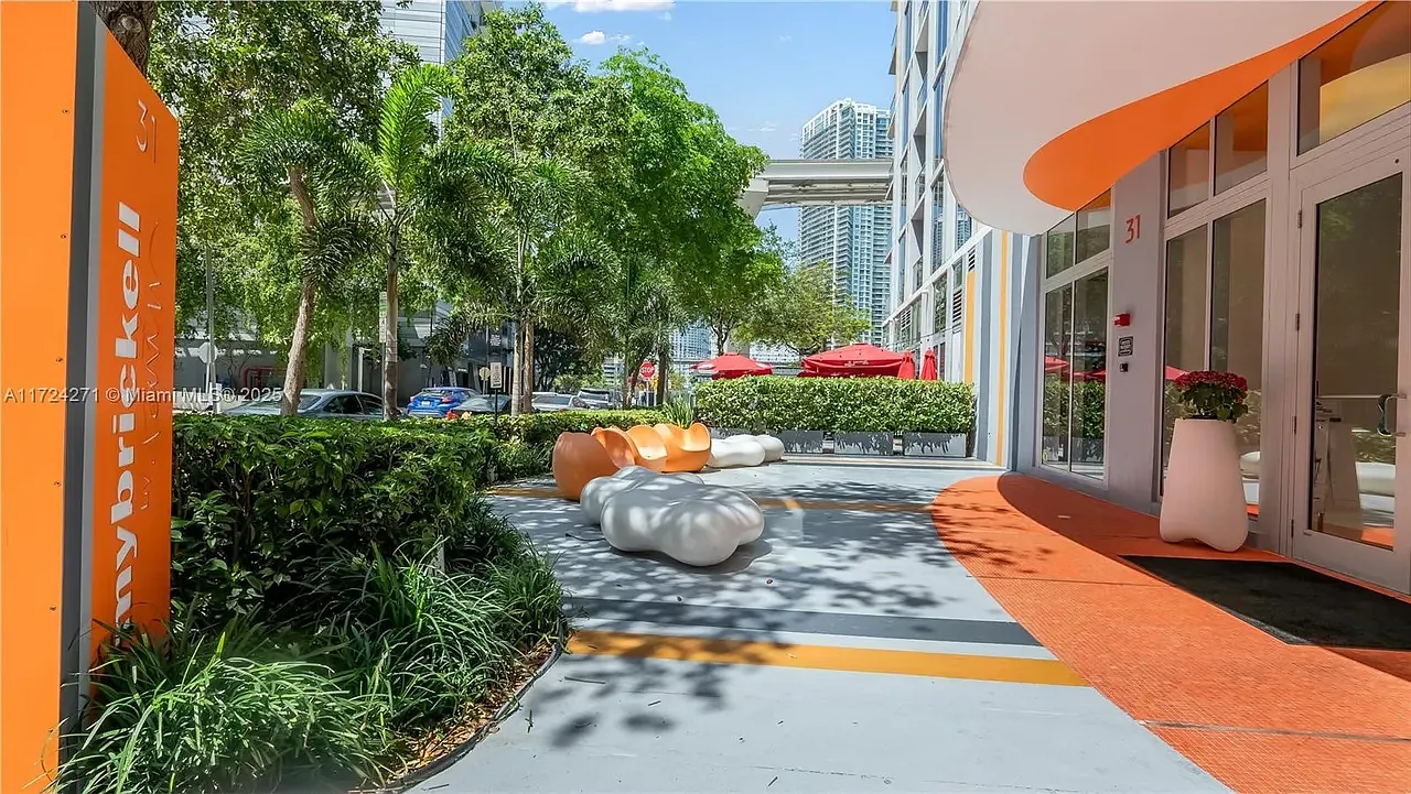 Studio, 551 sqft, $2,500 — Photo 3