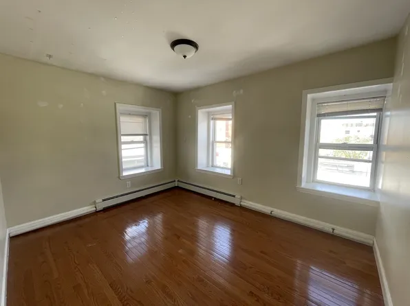 2 Wyman Pl, Jamaica Plain, MA