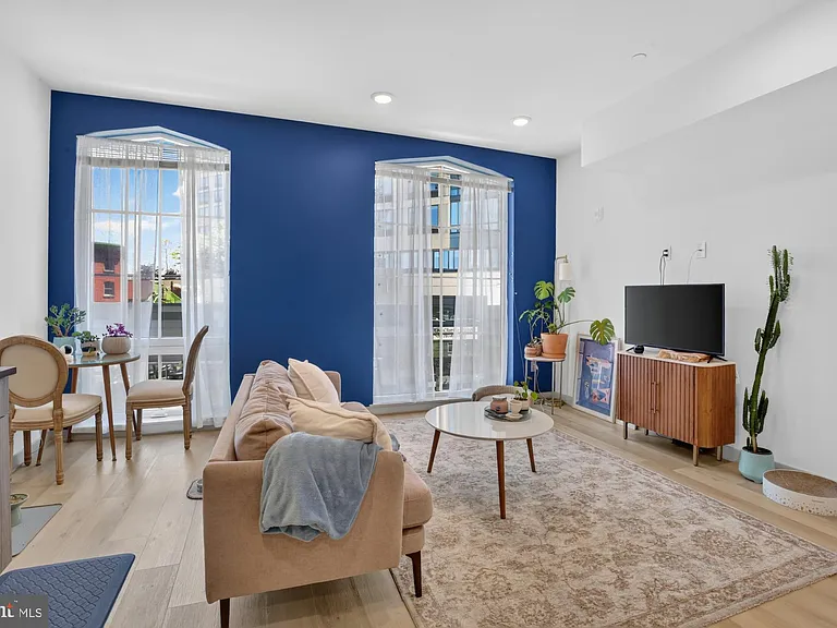 689 N Broad St #401 — Photo 1