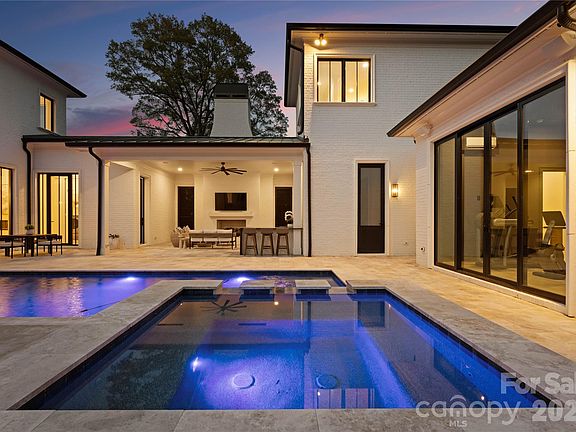 3rd image of 2208 Overhill Rd #1