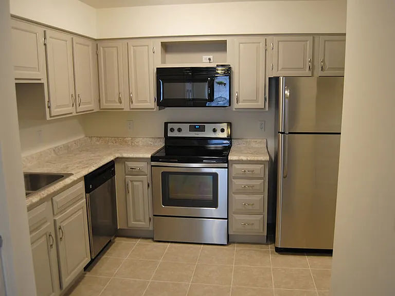 3010 W Granada Ct — Photo 6