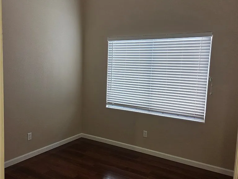 506 Melrose Heights St — Photo 10