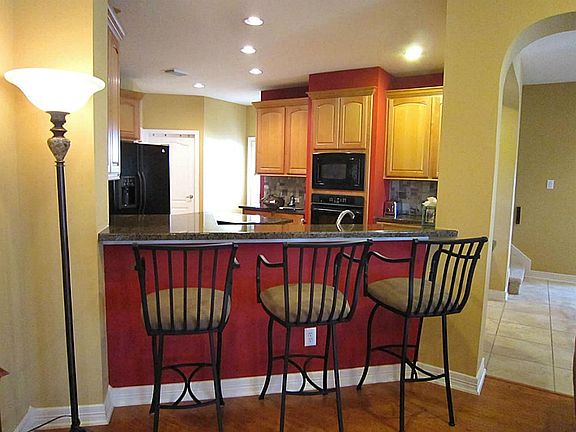 2nd image of 1528 Toluca Dr
