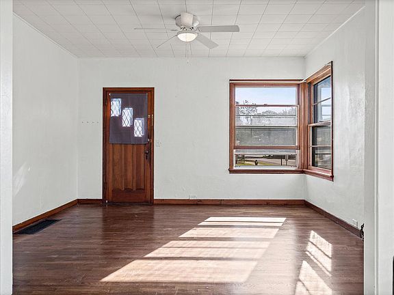 3rd image of 1303 Kane STREET