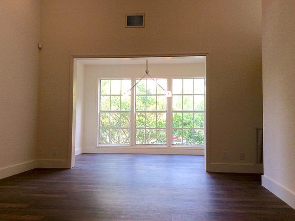 LIVING ROOM LEADS TO OFC.