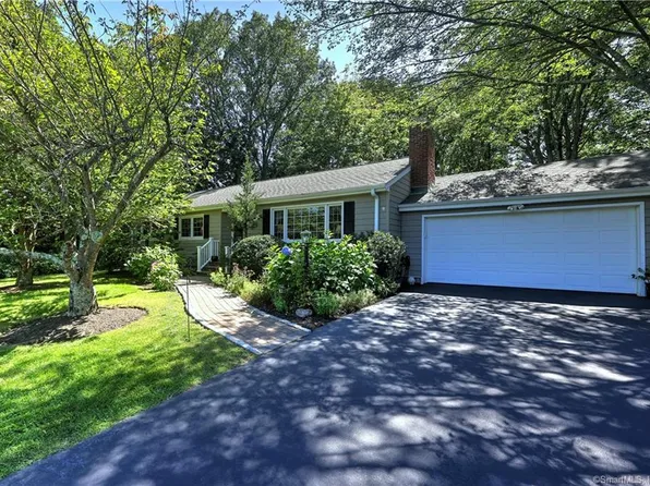 8 Sunnycrest Road, Trumbull, CT 06611