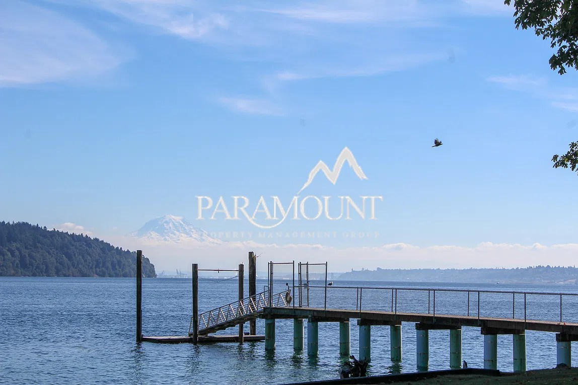 Light and Open 3 bed 2.5 bath with Beach Access! — Photo 1
