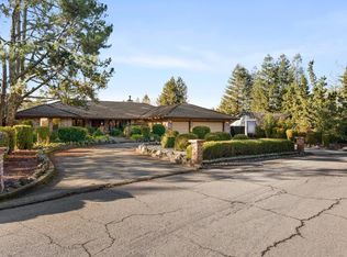 558 Caber Dr, Santa Rosa, CA 95409