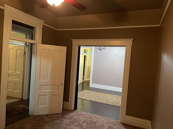 4th image of 1129 Sacramento St