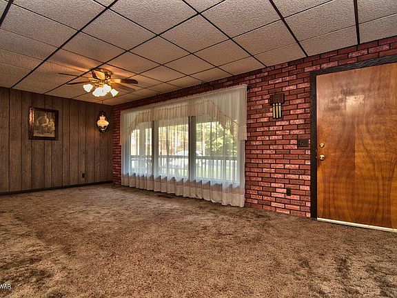 4th image of 129 Richardson Ave