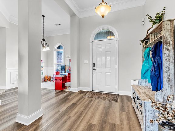 4th image of 46 Jennifer Ln