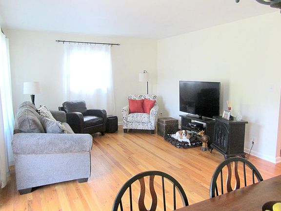2nd image of 3712 Rosemont Blvd