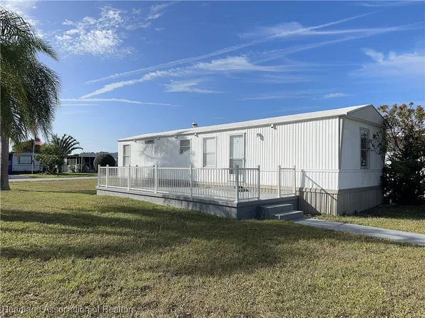 2273 Kansas St, Sebring, FL 33870