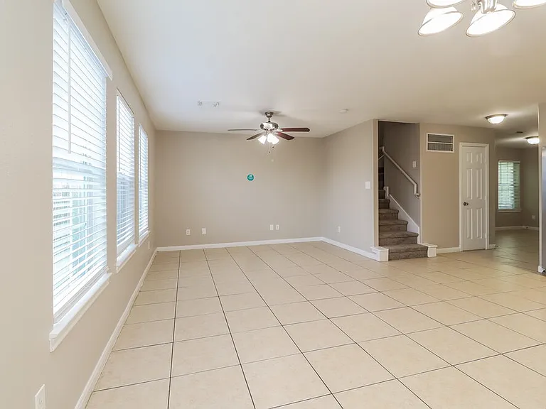 4946 N Cancun Dr — Photo 5