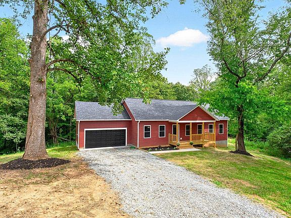 2nd image of 623 Poplar Spring Rd