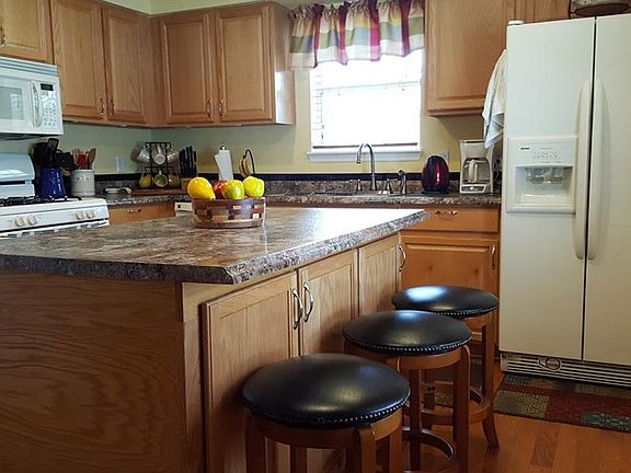 4th image of 10081 S Quarterhorse Ave
