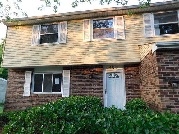 2nd image of 450 Skyline Ln