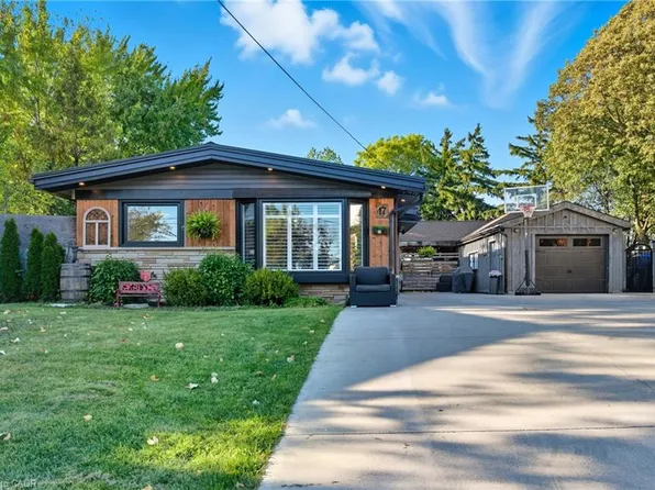 17 Carmen Ave, Hamilton, ON L8V 2H5
