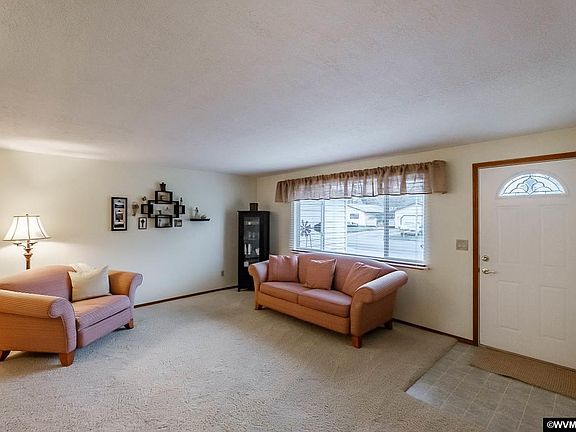 5th image of 161 NE 34th Ct