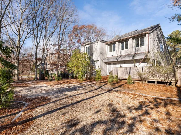 4 Todd Dr, East Hampton, NY 11937